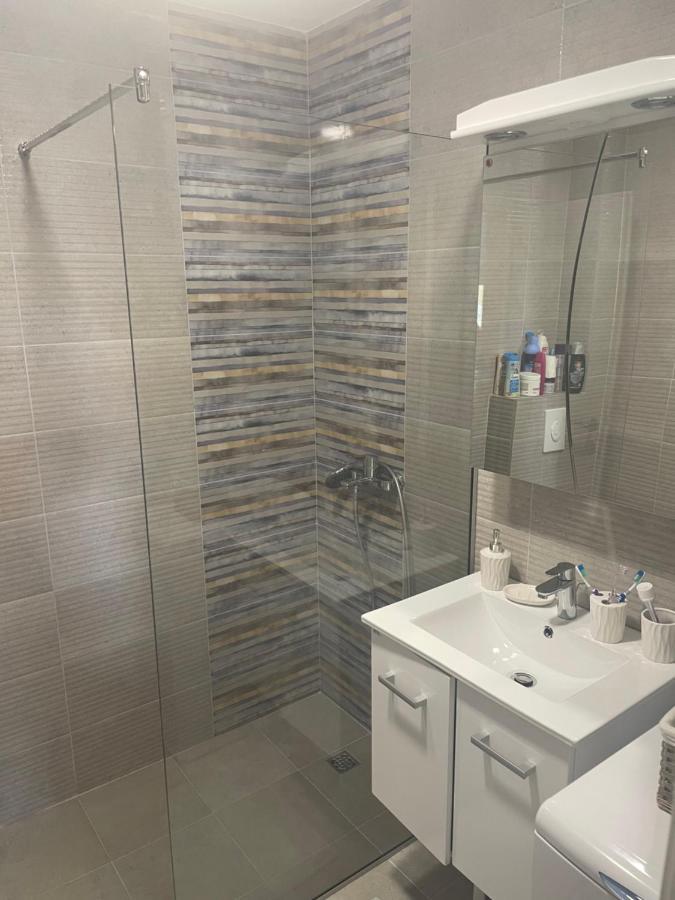 Studio Apartman Happy Home Тиват Екстериор снимка