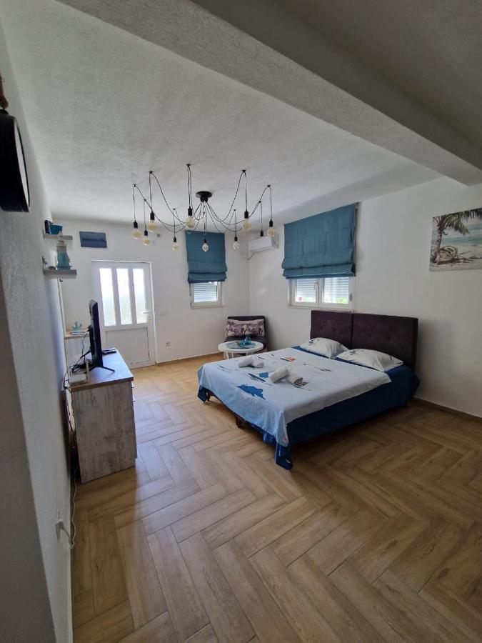 Studio Apartman Happy Home Тиват Екстериор снимка