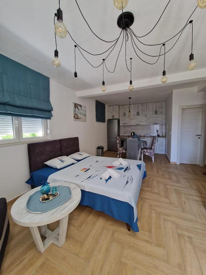 Studio Apartman Happy Home Тиват Екстериор снимка